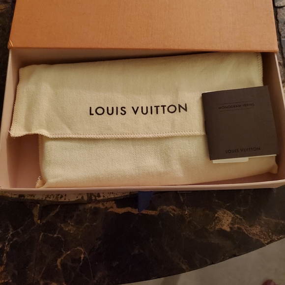 Louis Vuitton Rare Blue Silver Vernis Monogram Wallet NWOT w/ Box & Dust Bag - Picture 3 of 9